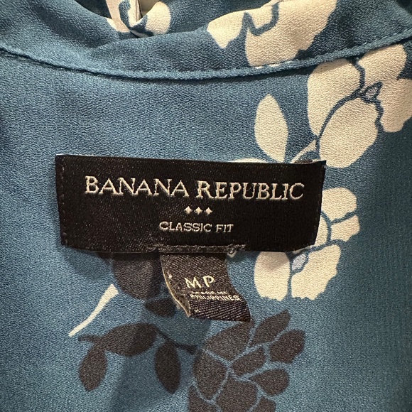 Banana Republic Classic Fit Button Front Tank - Picture 2 of 3